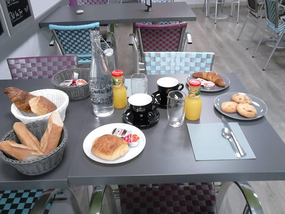 L'Envers Du Castille Hotel Parthenay Luaran gambar